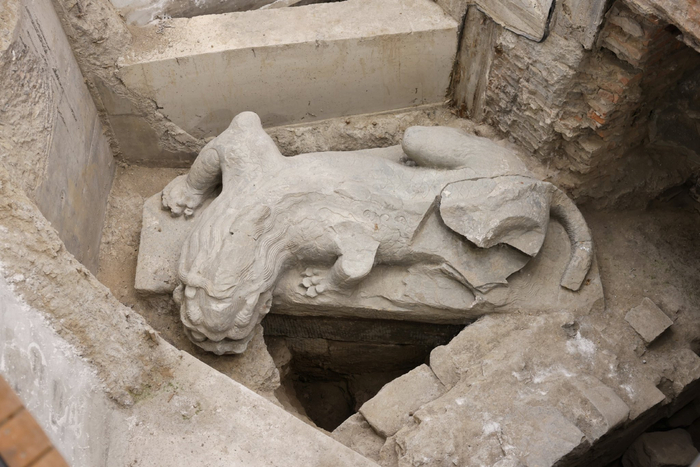 7月21日，正阳桥遗址发掘出土的镇水兽。新京报记者 浦峰 摄