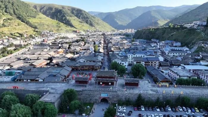 松潘县松州古城。茅磊 摄