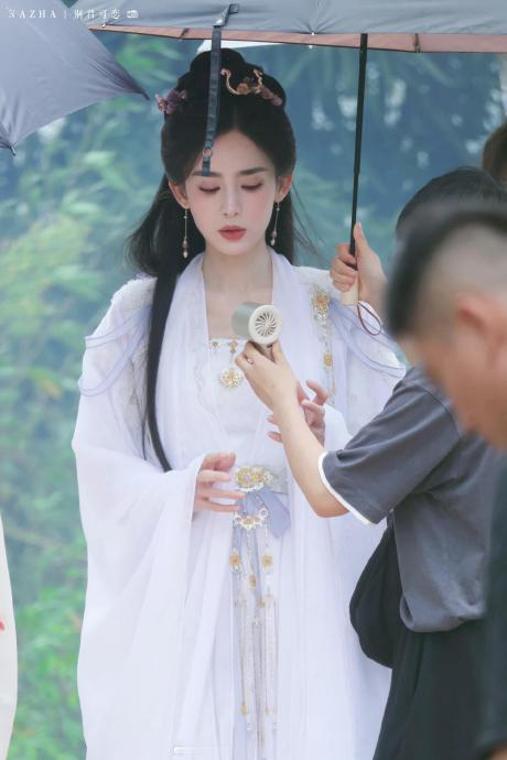 娜扎古装清冷仙气!|古力娜扎_新浪新闻