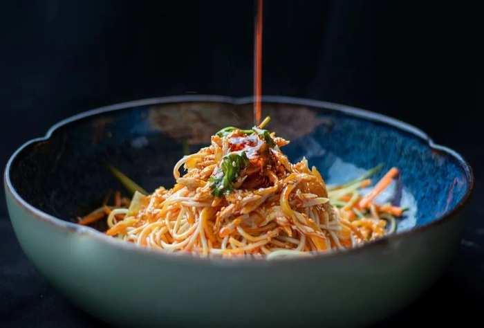 鸡丝凉面（资料图） 图据川观新闻