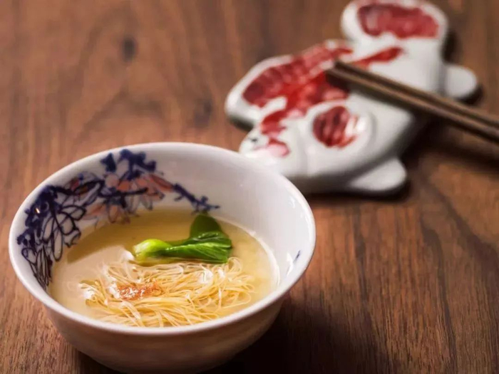 坐杠大刀金丝面 图据玉芝兰