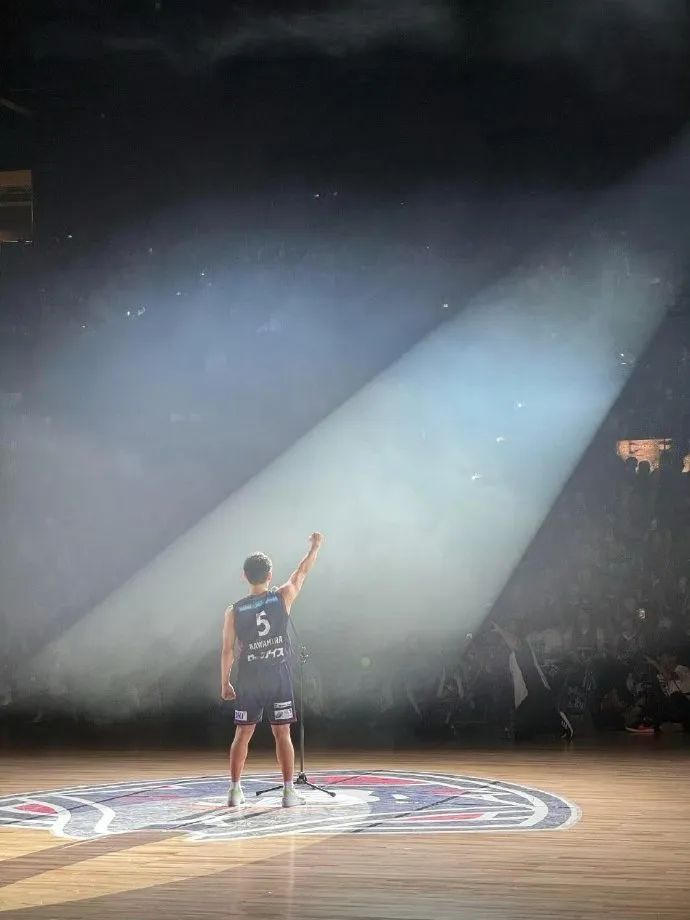 Nba 舞台 签了!河村永辉签约灰熊,NBA现役最矮!日本库里首秀砍14分