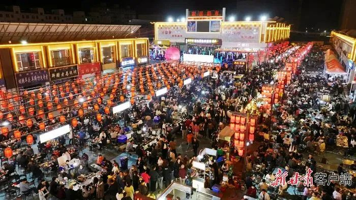 瓜州新州里夜市人气旺。