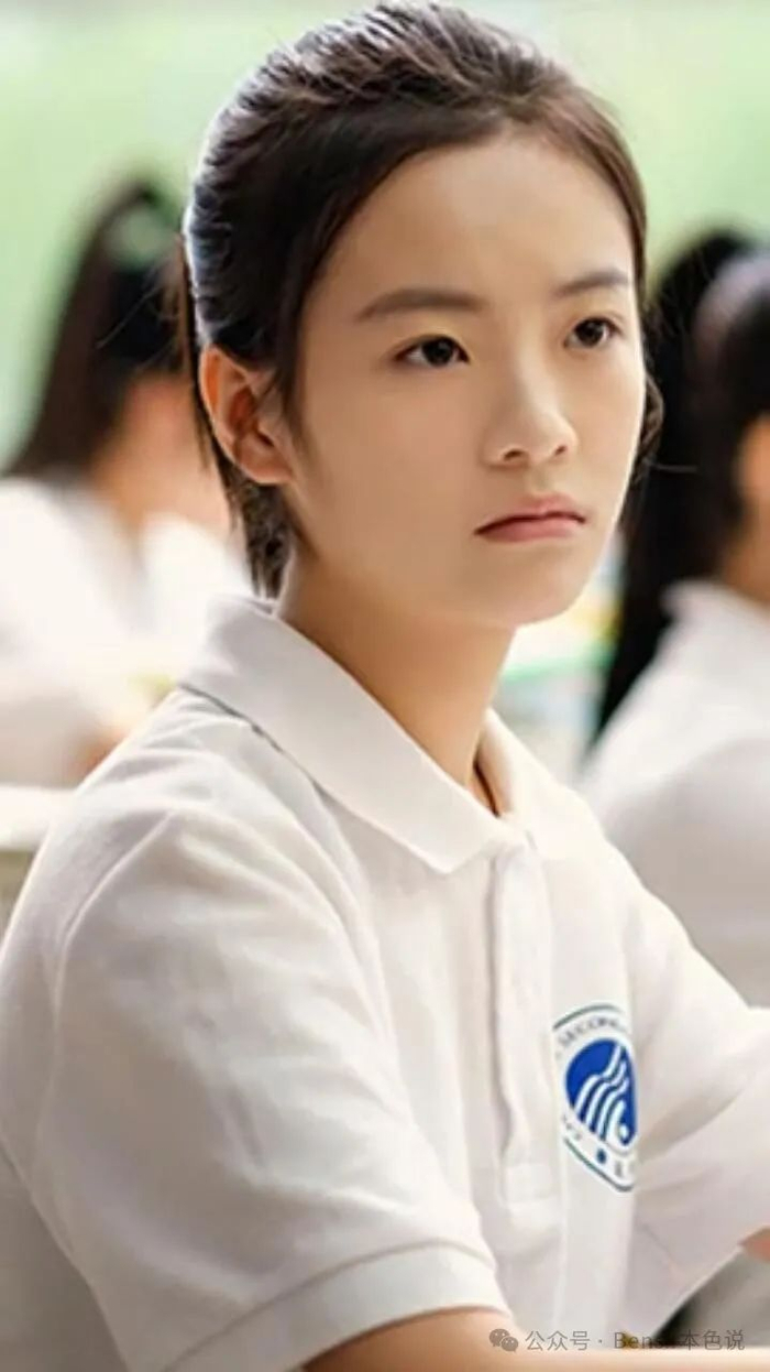 《小欢喜》里李庚希饰演的英子从戏份上讲不比女一