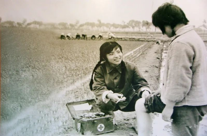 20世纪60年代的赤脚医生东方IC