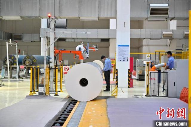 图为广西金桂浆纸业生产车间。俞靖 摄