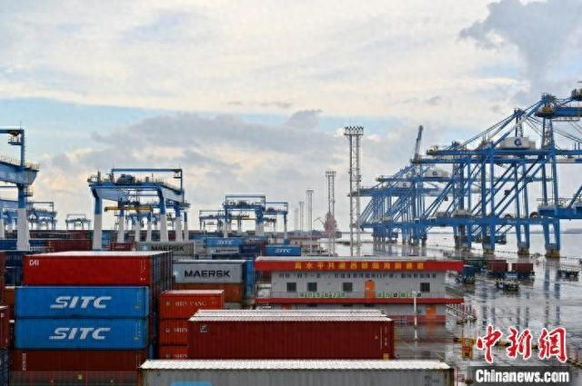 图为钦州港自动化集装箱码头。俞靖 摄