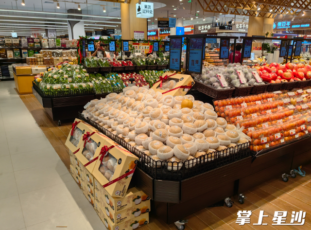 永旺超市商品琳琅满目。永旺梦乐城供图