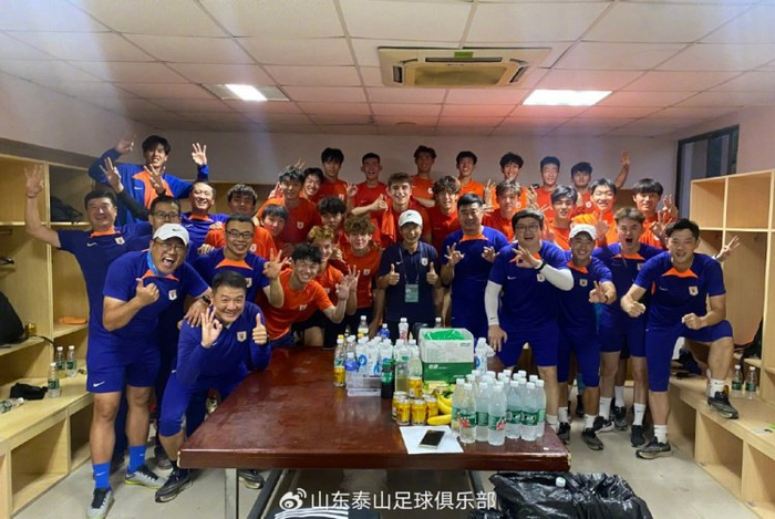 闫恒烨头球制胜 山东泰山金钢山客场1-0胜海港B队-闫恒翔的照片