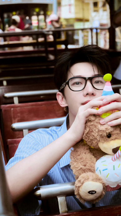 咱就是说,杨洋的素颜状态也太好了 妥妥男大啊!