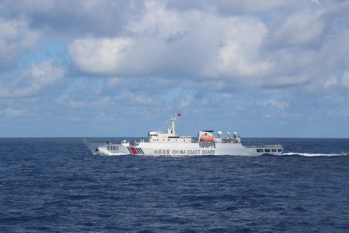 海陵舰在黄岩岛及其附近海域巡航值守。（中国海警局供图）