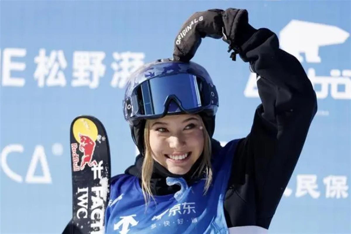 21岁谷爱凌凭15个世界杯冠军、24枚金牌成为历史第一人，月底将去牛津大学就读-谷爱凌世锦赛双冠王视频