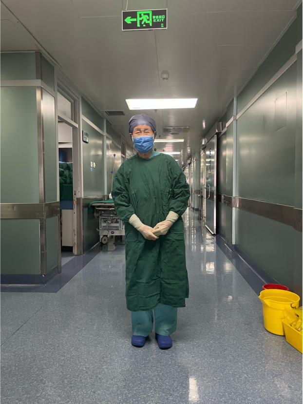 做完手术后的夏恩兰医生/汪航摄