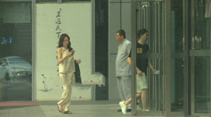 宋丹丹庆64岁大寿，众星现场道贺，姜妍携老公参加，张一山也来了