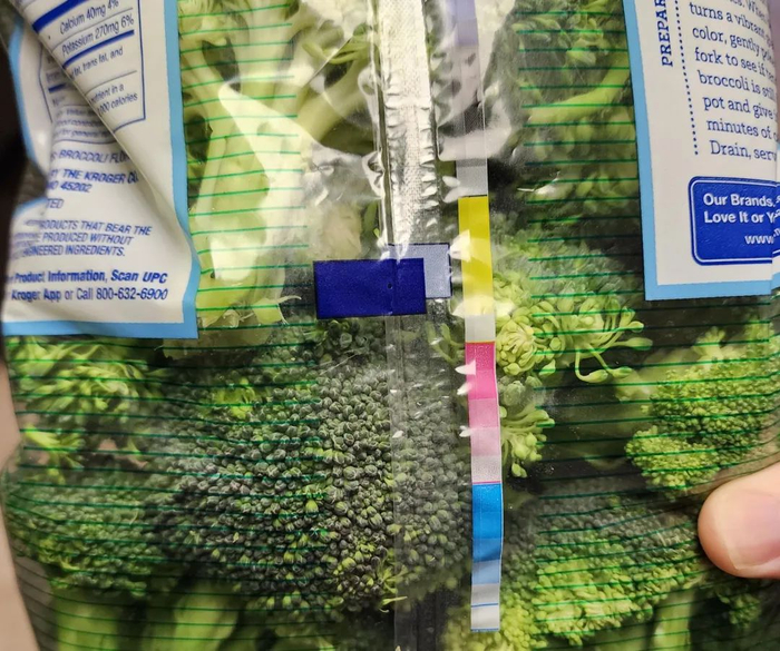 隐藏着绿色条纹的蔬菜包装袋 | Tinckoy/reddit