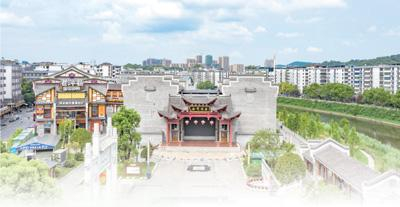 南正街一角。本报记者 周 欢摄