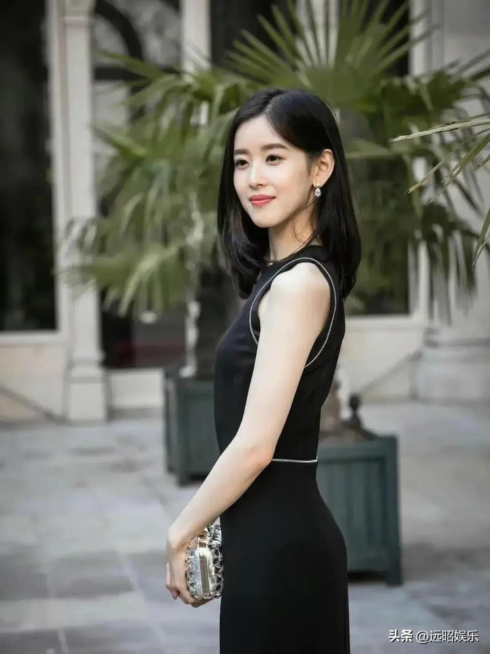 奶茶妹妹章泽天:一场意外走红,却凭实力书写传奇人生