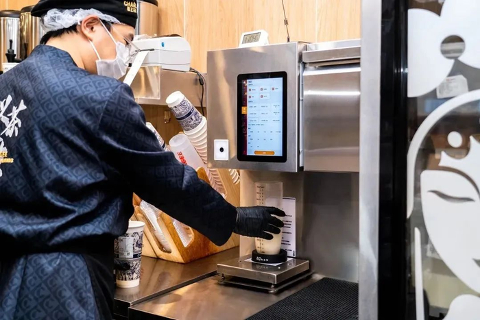 霸王茶姬自动化机器（图片来源：霸王茶姬）