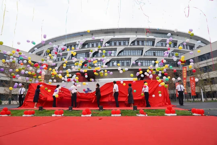 石家庄一中滨河校区揭牌 图源/石家庄一中