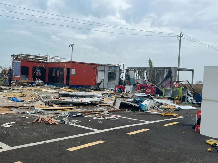 一片狼藉的工地工棚。陈标志/摄