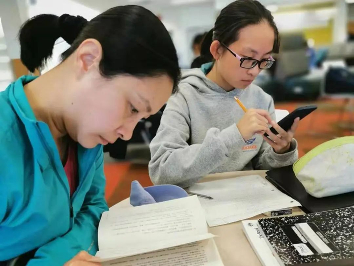 ■和女儿一起学习