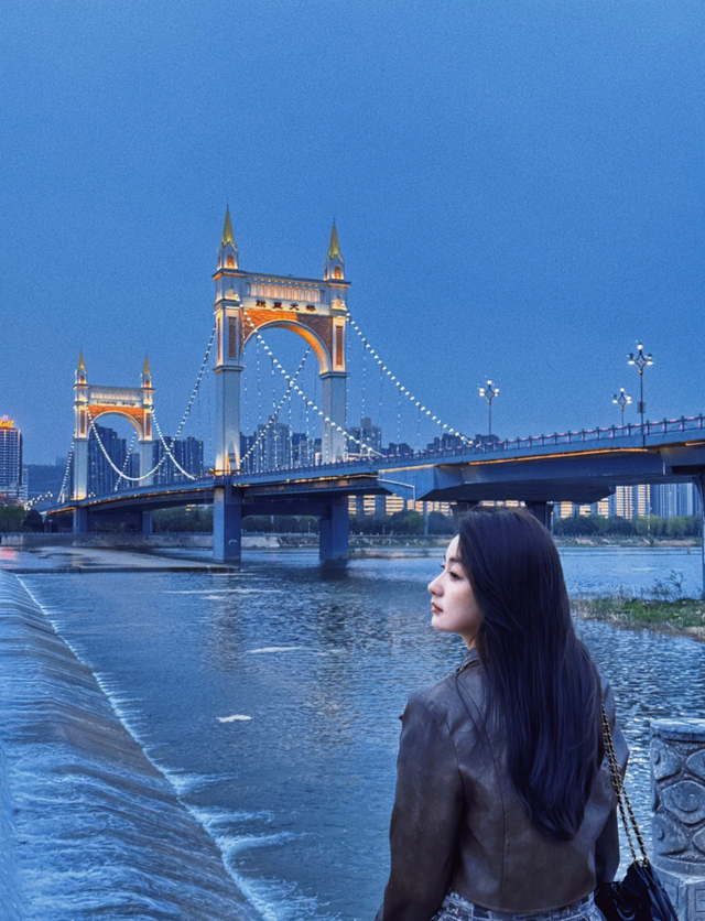 △渭河生态公园和联盟大桥