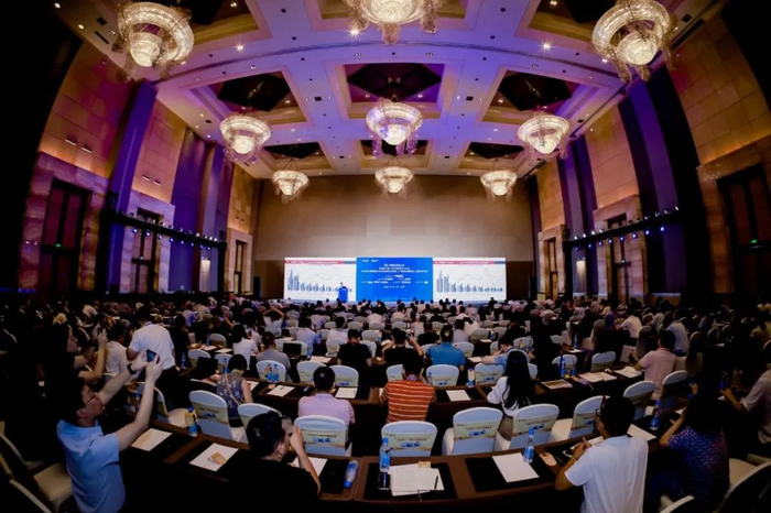 中国橡胶协会十届八次常务理事扩大会议