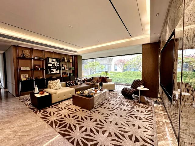 建面约168㎡户型实拍图