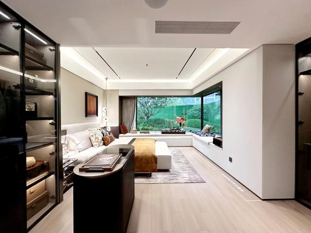 建面约168㎡户型实拍图