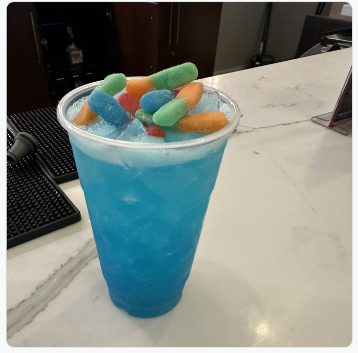 《阴间大法师2》的衍生饮料“沙虫杀手”