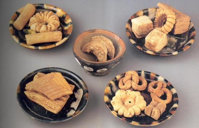 △点击查看：文博日历丨今日冬至，“尝”一口千年前的唐饺→