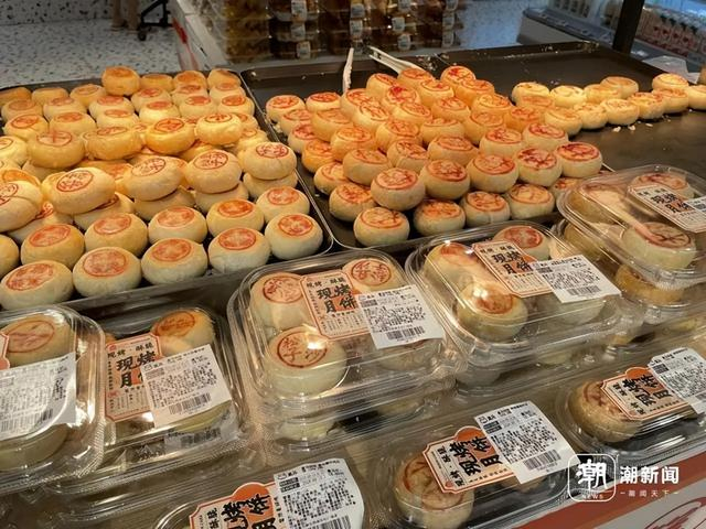 盒马鲜生的现烤月饼。潮新闻实习生 顾思睿 摄