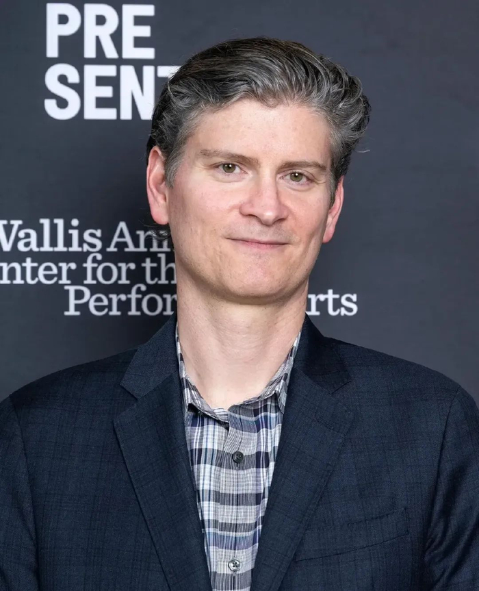 图片来源：Michael Schur by Amanda Edwards/Getty Images
