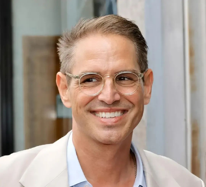 图片来源：Greg Berlanti by Kevin Winter/Getty Images