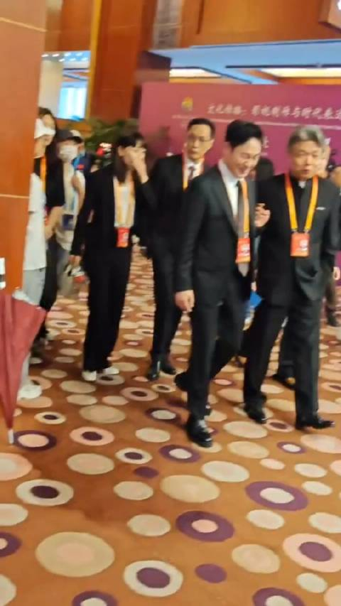 今天是帅帅的张颂文老师