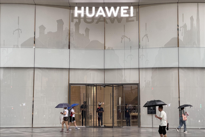 华为北京旗舰店，钛媒体APP拍摄