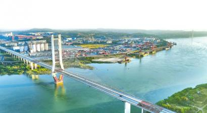 “天府首港”泸州港。 刘学懿 摄