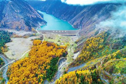　　川投田湾河流域梯级水电站。