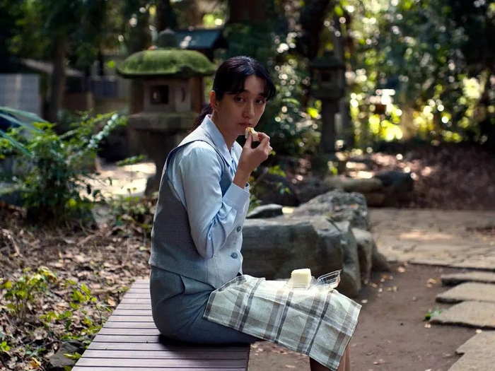 ▲还有比中午吃三明治更悲惨的打工人吗？（图/《完美的日子》）