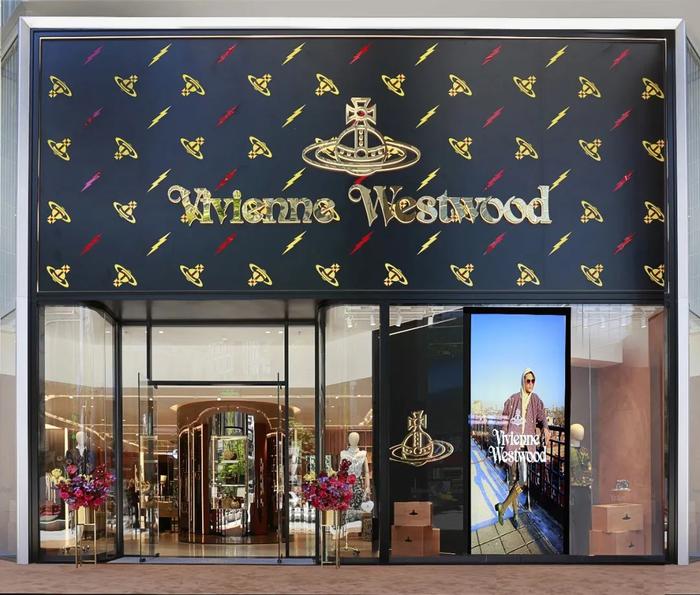 Vivienne Westwood深圳华润万象城全新精品店一角