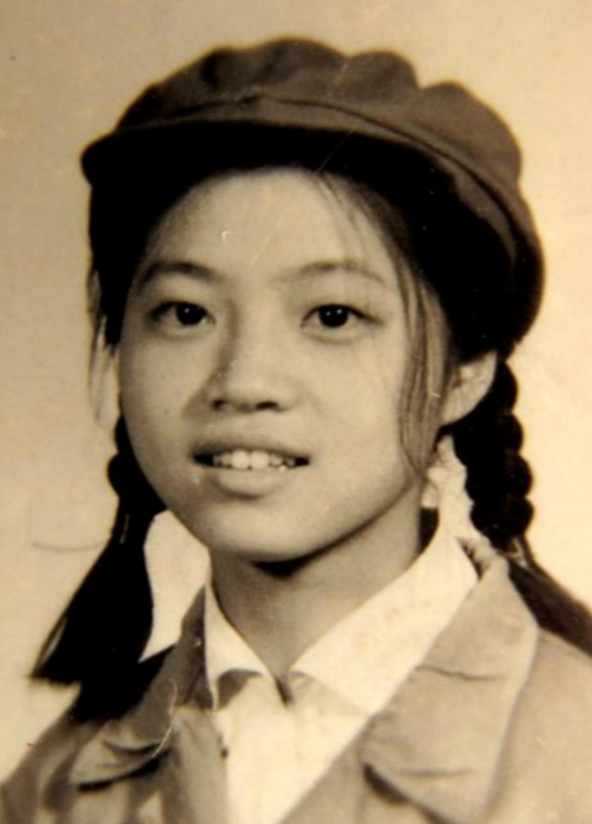 70年代女知青有多美?素颜秒杀当今很多明星,最后一张照片太惊艳