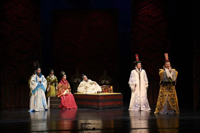 由首都师范大学学生演出的《天之骄子》登上北京国际戏剧中心舞台。  李春光 摄