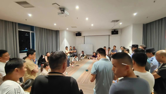 　　（消费者在东易日盛长沙讨要说法来源：受访者提供）