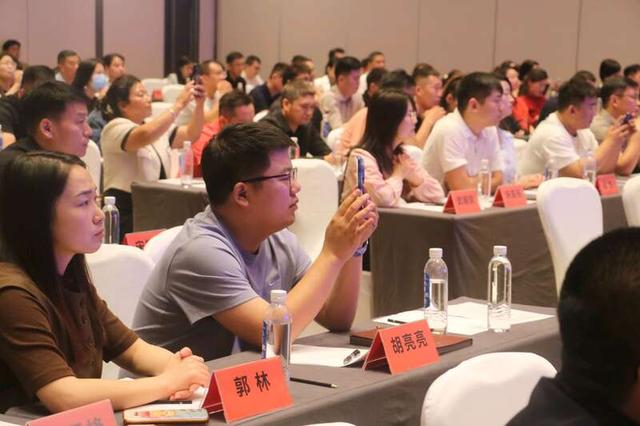 参会嘉宾聆听会议和培训。中青报·中青网记者王海涵/摄