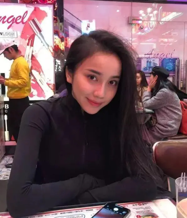 又一"谋女郎"上线,这次,74岁张艺谋让世界再次"刮目相看"!