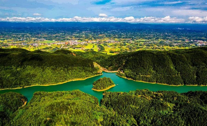 明月山乡村振兴示范带建设工程   龚长浩 摄