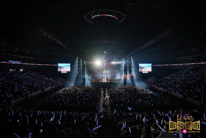 第八届《最爱金曲榜》音乐盛典在梅赛德斯-奔驰文化中心上演