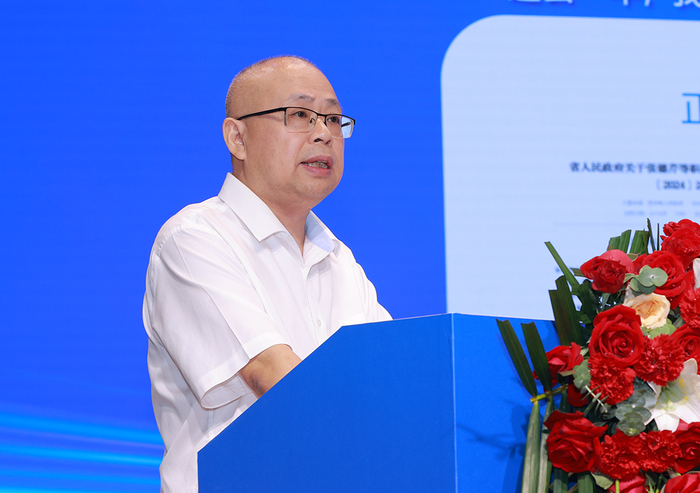 ▎习酒股份公司党委委员、副总经理、总工程师胡峰
