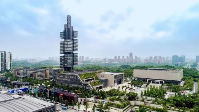 ▲中天金融集团总部中天·201中心，图源网络