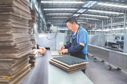 　　四川三鑫南蕾气门座制造有限公司生产现场。